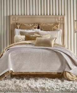 Cloud9d BEDDING Amani Light Beige Quilt Set (2 Sizes)