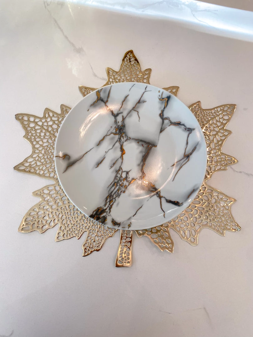 Inspire Me! Home Decor Gold Metallic Maple Leaf Place Mats (Set Of 4)