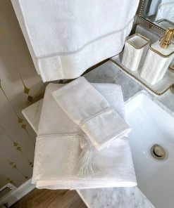 Inspire Me! Home Decor BATHROOM White Towel With Rope Detail (3 Sizes)