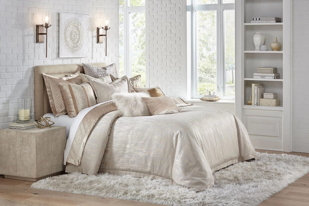 Cloud9d BEDDING Zeta Duvet Set (2 Sizes)