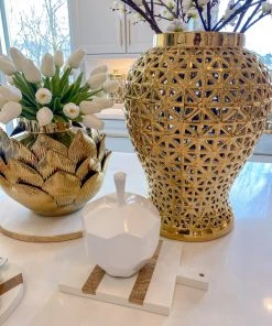 Inspire Me! Home Decor White Geometric Apple