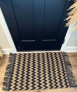 Inspire Me! Home Decor Black And Tan Chevron Fringed Rug PILLOWS, RUGS, & THROWS