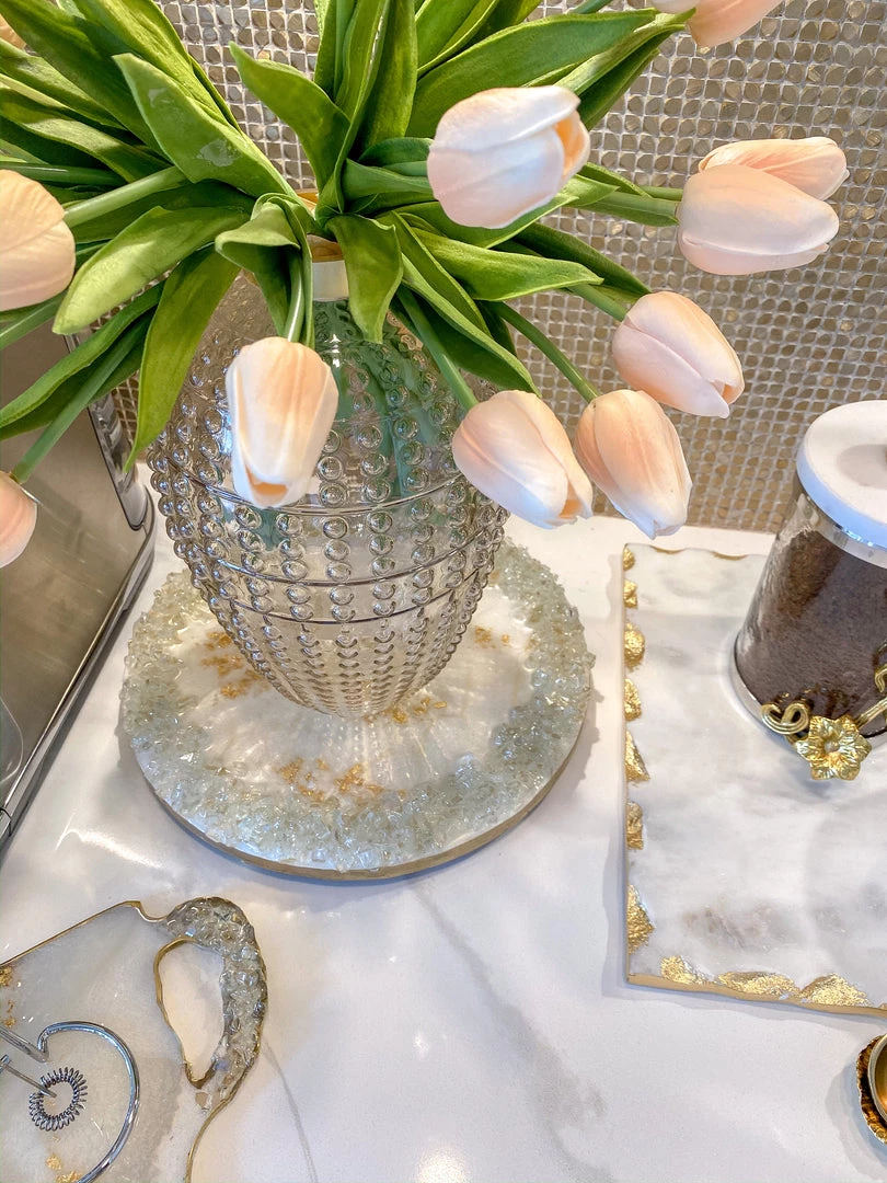 Inspire Me! Home Decor Round White Resin Tray/Trivet