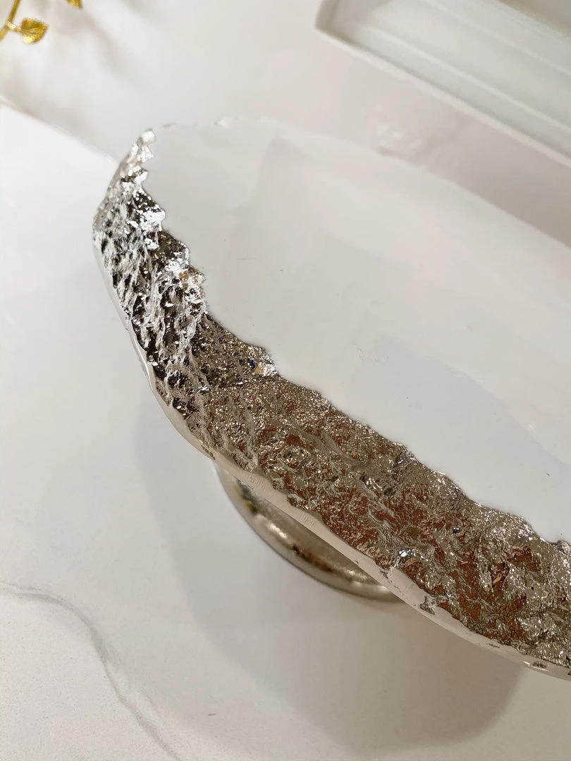 Inspire Me! Home Decor White Enameled Cake Stand With Metallic Edge (2 Colors) KITCHEN